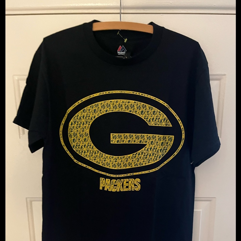 NFL  Majestic Green Bay Packers Tee Shirt  Size Medium NWOT